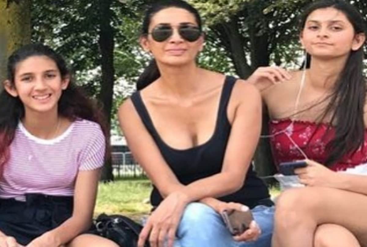 After divorce Arjun Rampal Shares Pic Of Ex Wife Mehr Jesia With Their Daughters