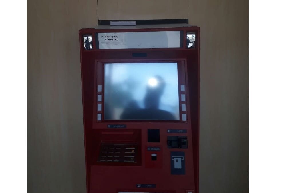 Fake currency of rs 2000 note of same serial number in atm