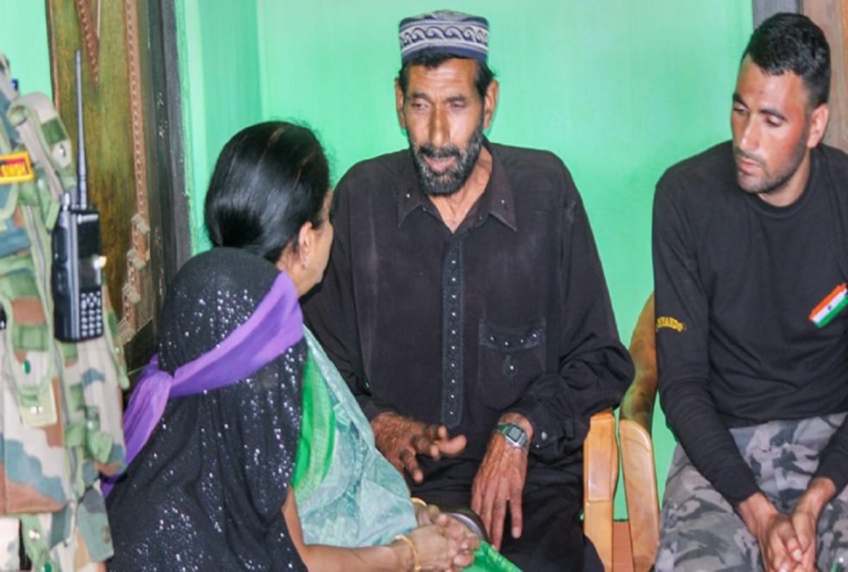 Aurangzeb's family is threatened by terrorists