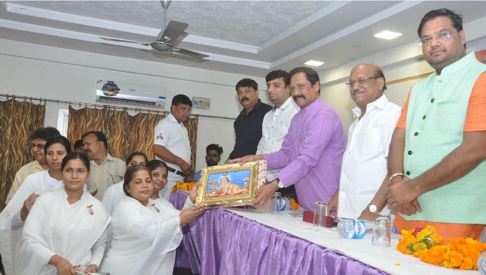 Sports Minister Chetan Chauhan says two Ranji teams should be in uttar pradesh