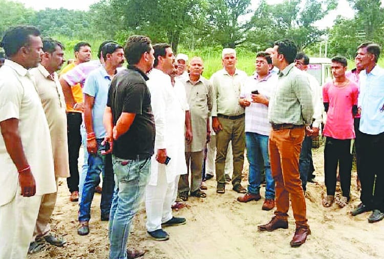 उपायुक्त ने किया पंडोगा का दौरा