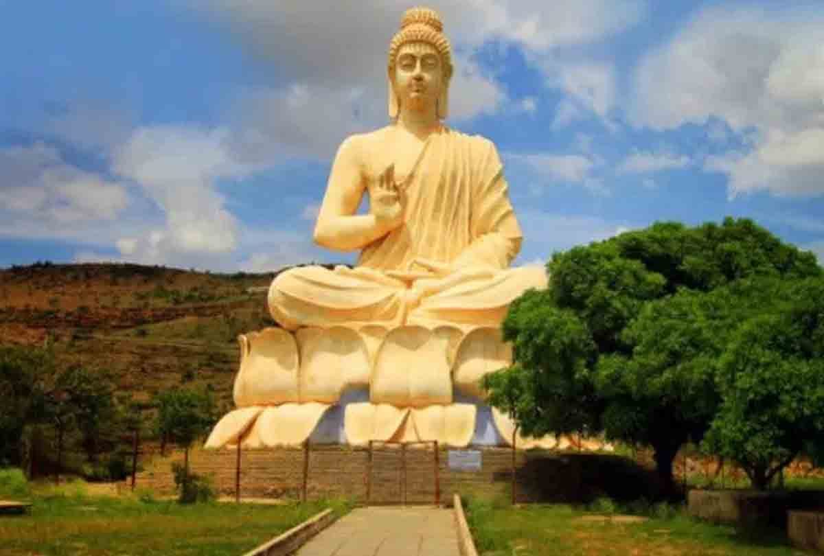 Here the philosophy of Buddhism is explained to world peace