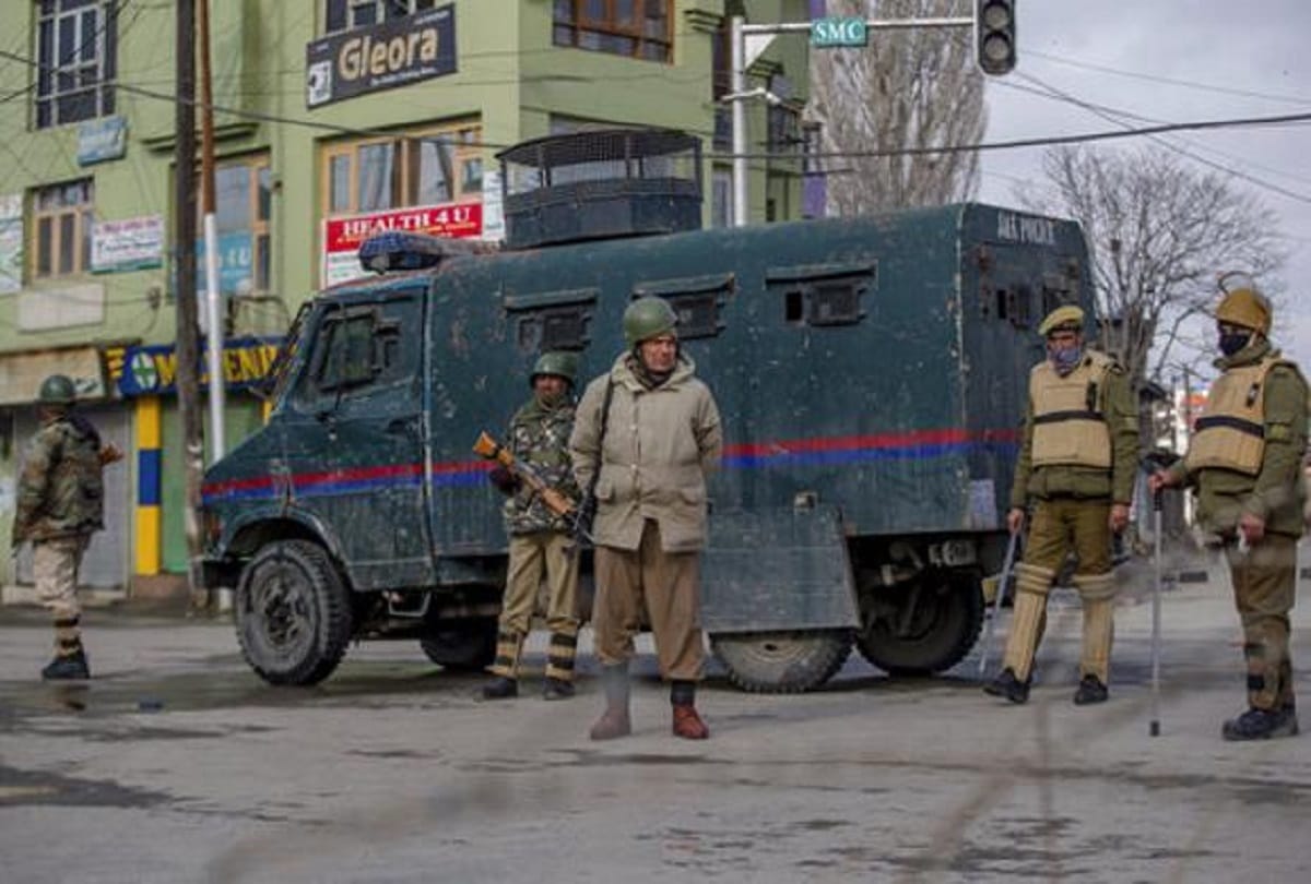 Terrorists grenades attack on security forces in srinagar
