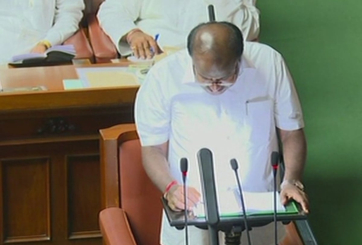 Karnataka: HD Kumaraswamy will present budget today all eyes are on farm loan waiver