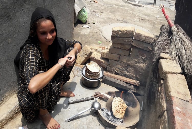 How successful are the prime minister ujjwala yojana, know in pictures