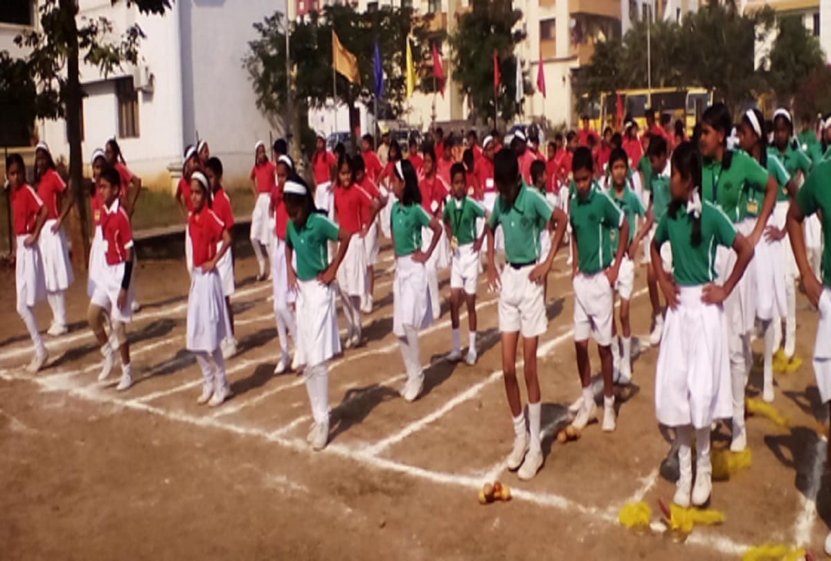 Pune school decided the color undergarments of girls