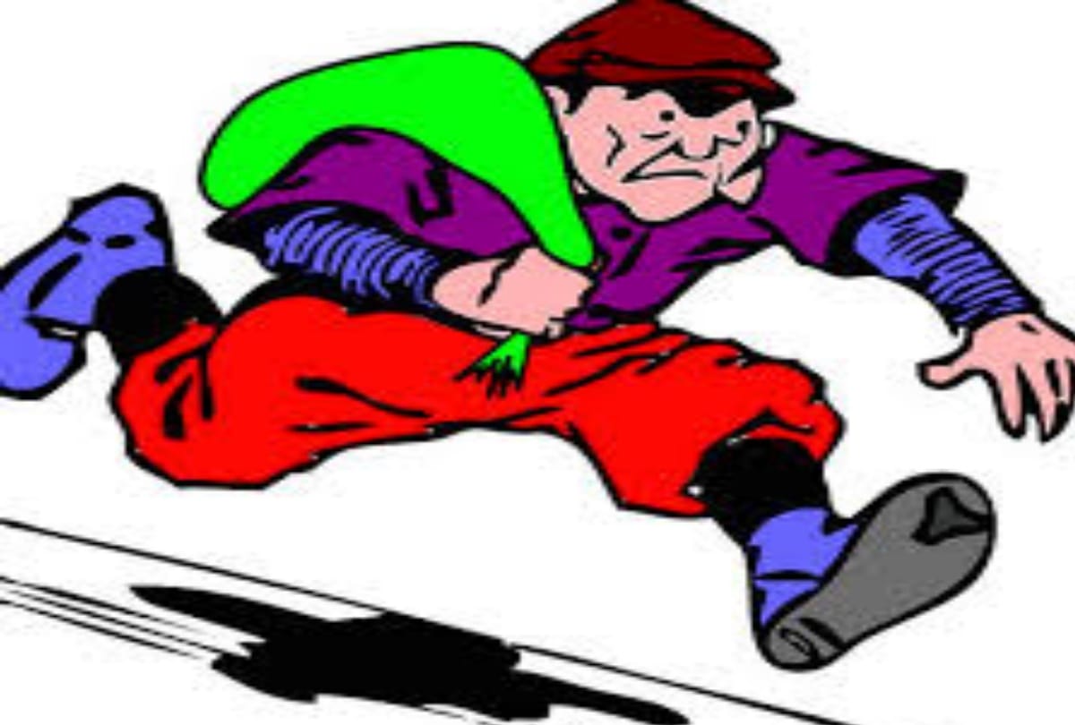 two lads got looted by drinking poisonous tea