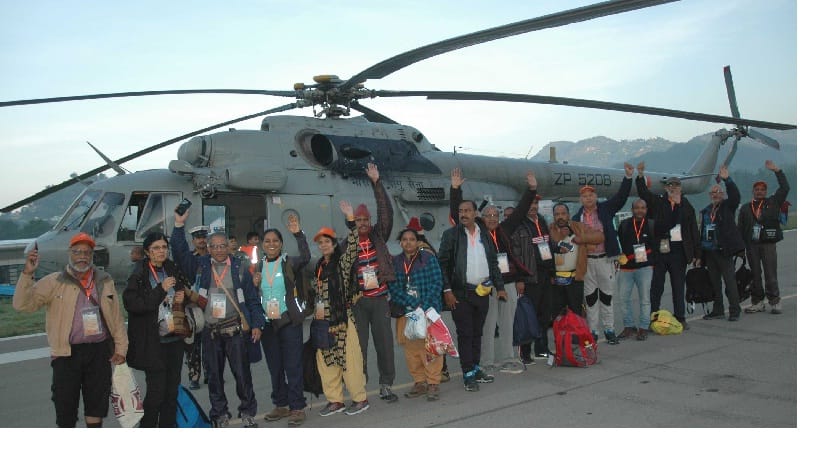 Third party passengers arrive in Takalakot i return