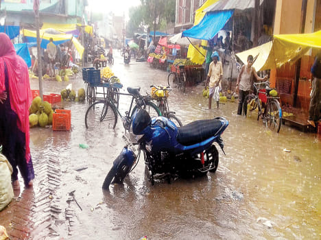 Road leading to heavy rains in Asherbazar