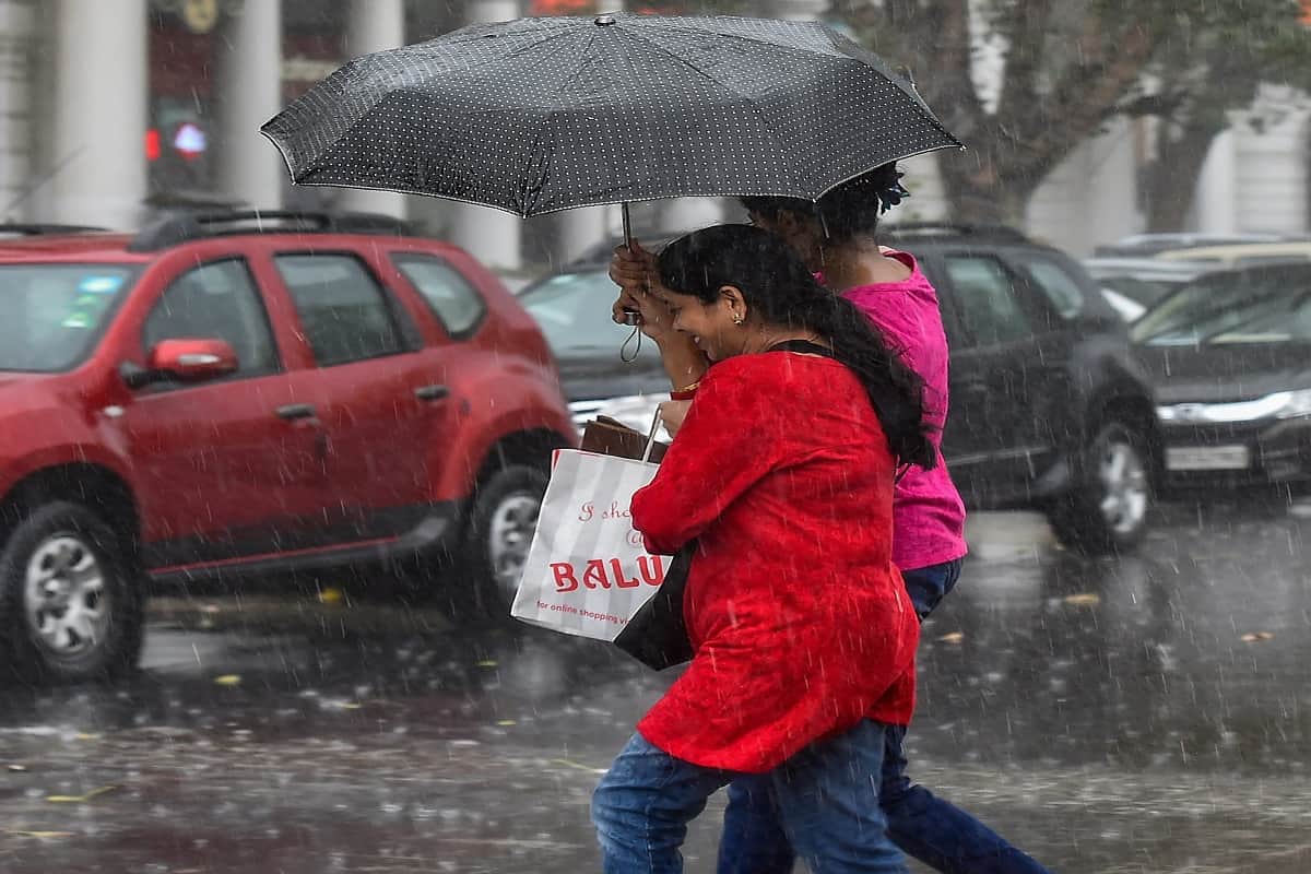 IMD warns of heavy rainfall in next 24 hours in several states