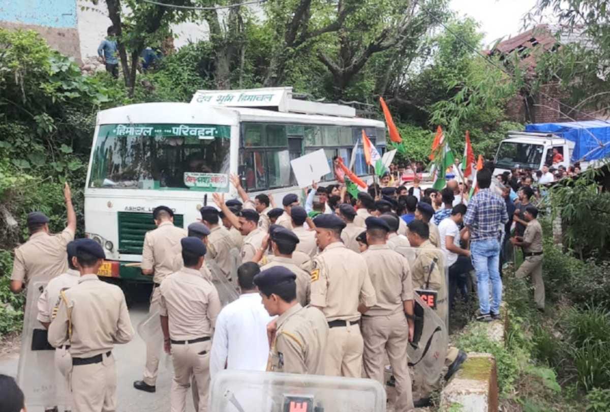  The Section 144 imposed overnight in hamirpur for youth congress protesters