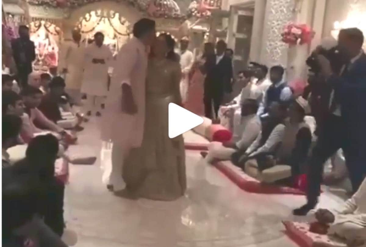 akash ambani and shloka mehta engagement new video viral on social media