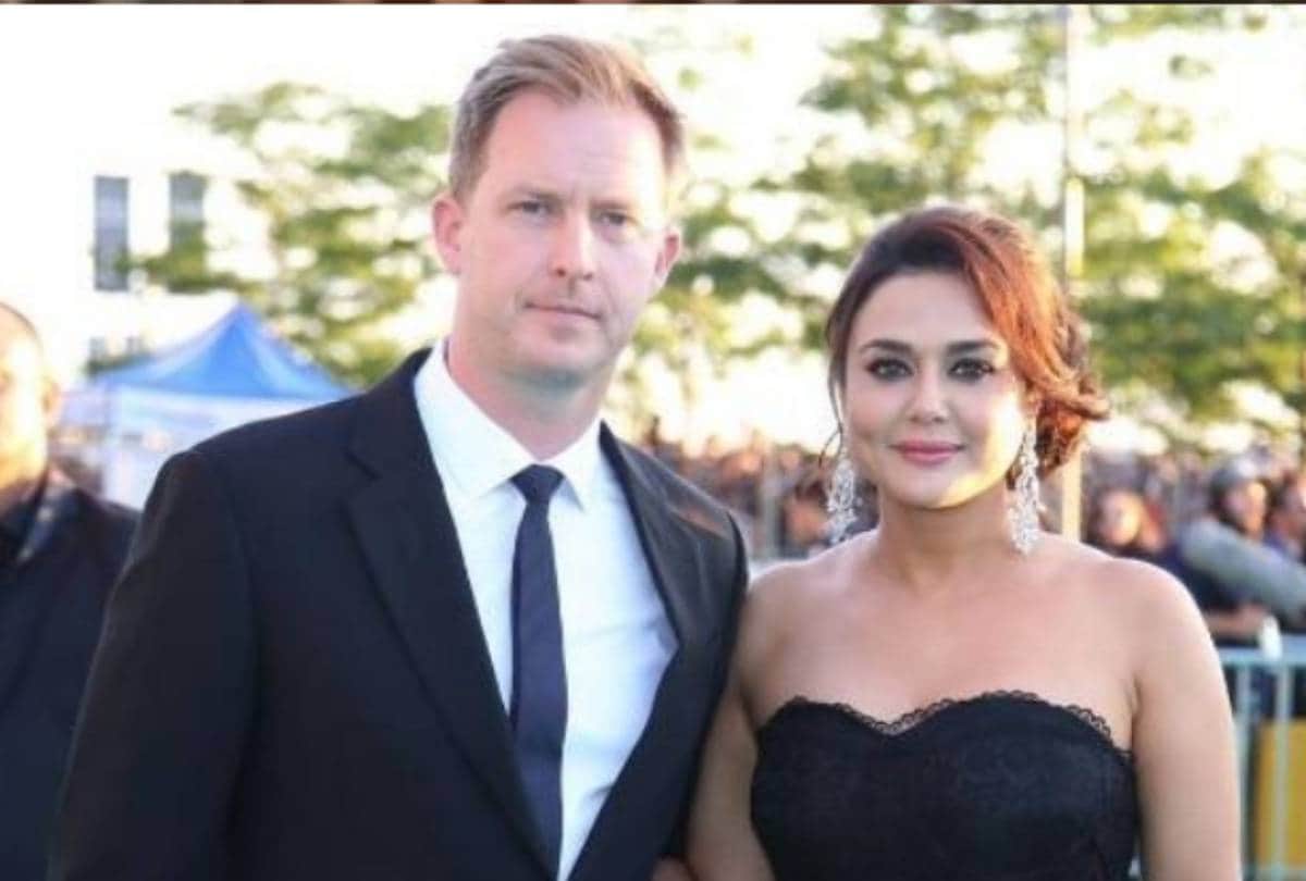 these bollywood actors  married with forner man