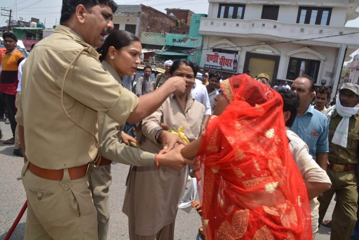 firozabad refusal to marry the bride on action demand 