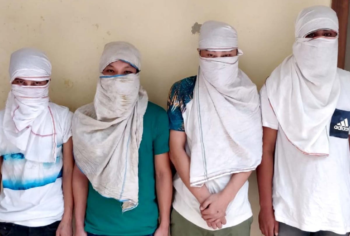 Police arrested 4 man for fake call center cheating foreigners for loan in gurugram