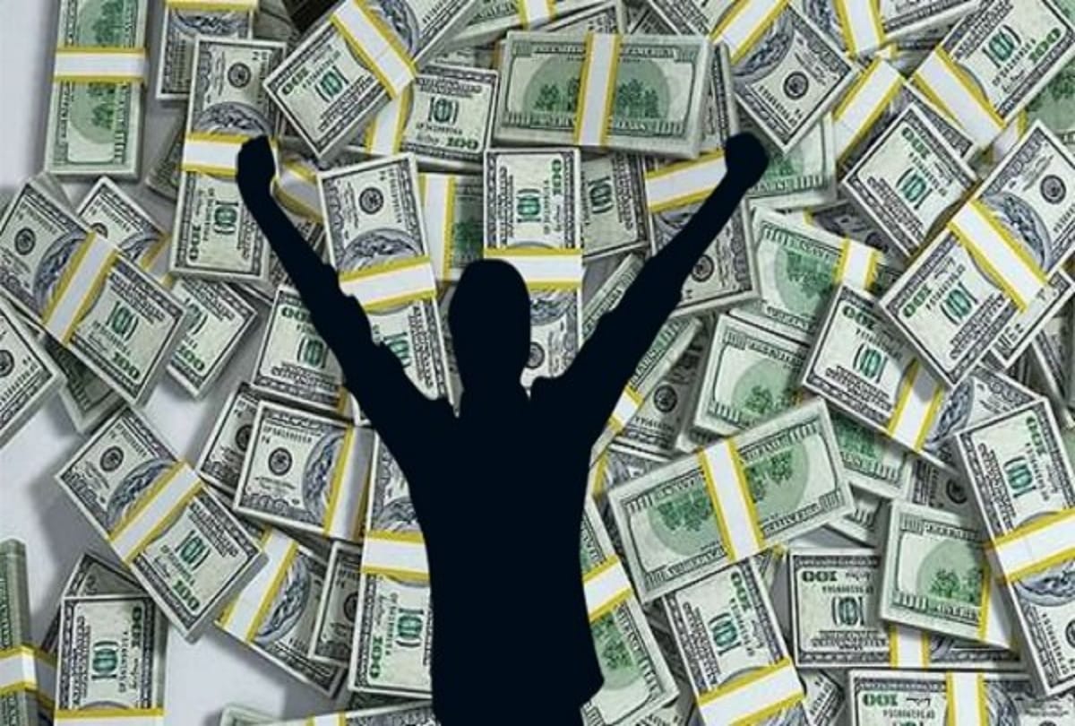 Can't find a job in Dubai, Lottery played by borrowing 20000 rupees to wife , Farmer Won 27 crores
