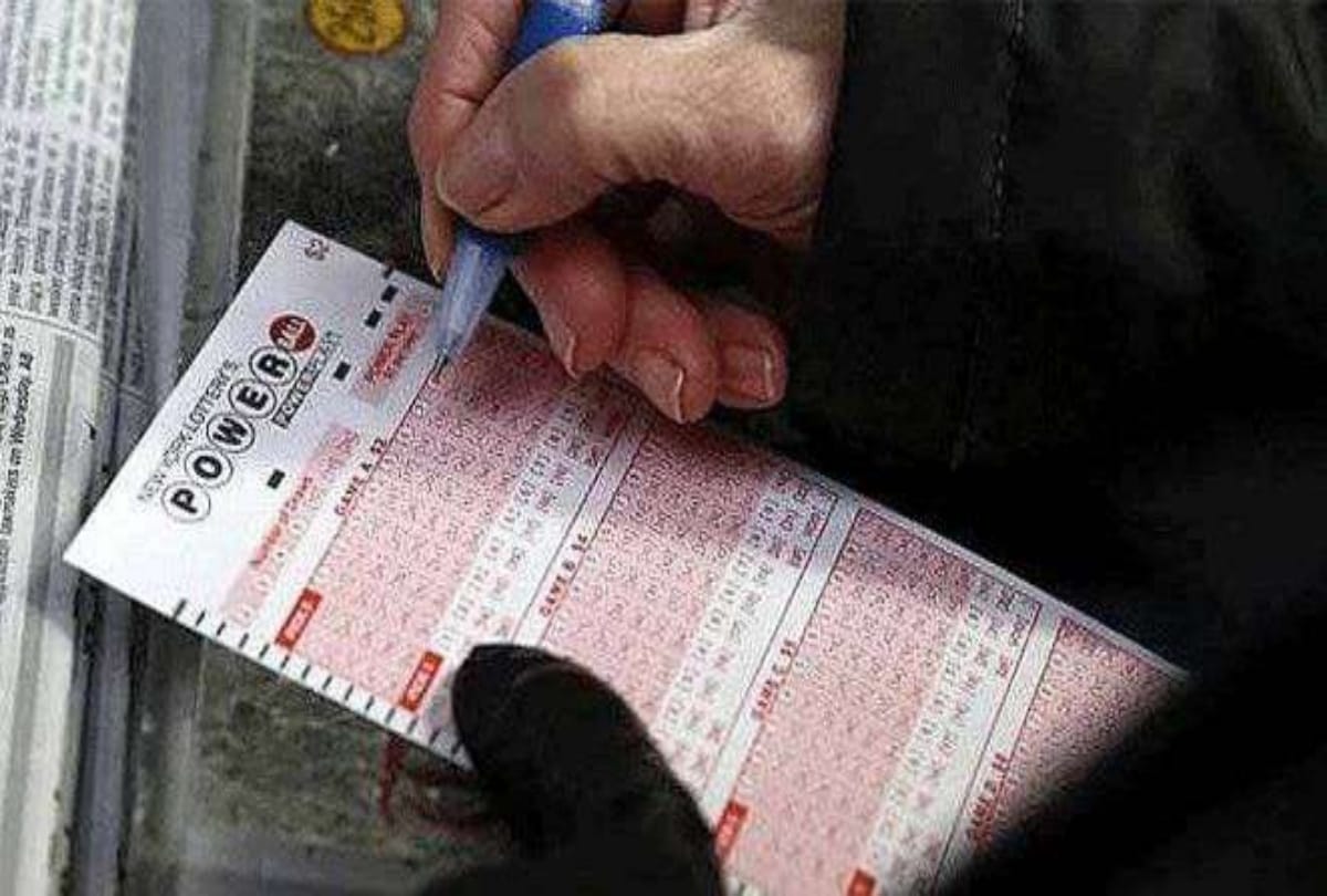 Man became millionaire after winning the lottery ticket in kerala 