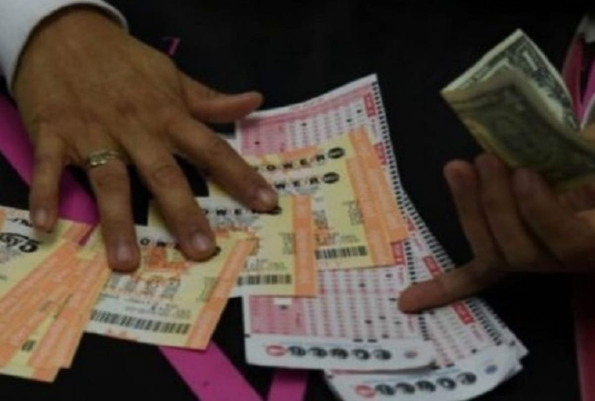 Man became millionaire after winning the lottery ticket in kerala 