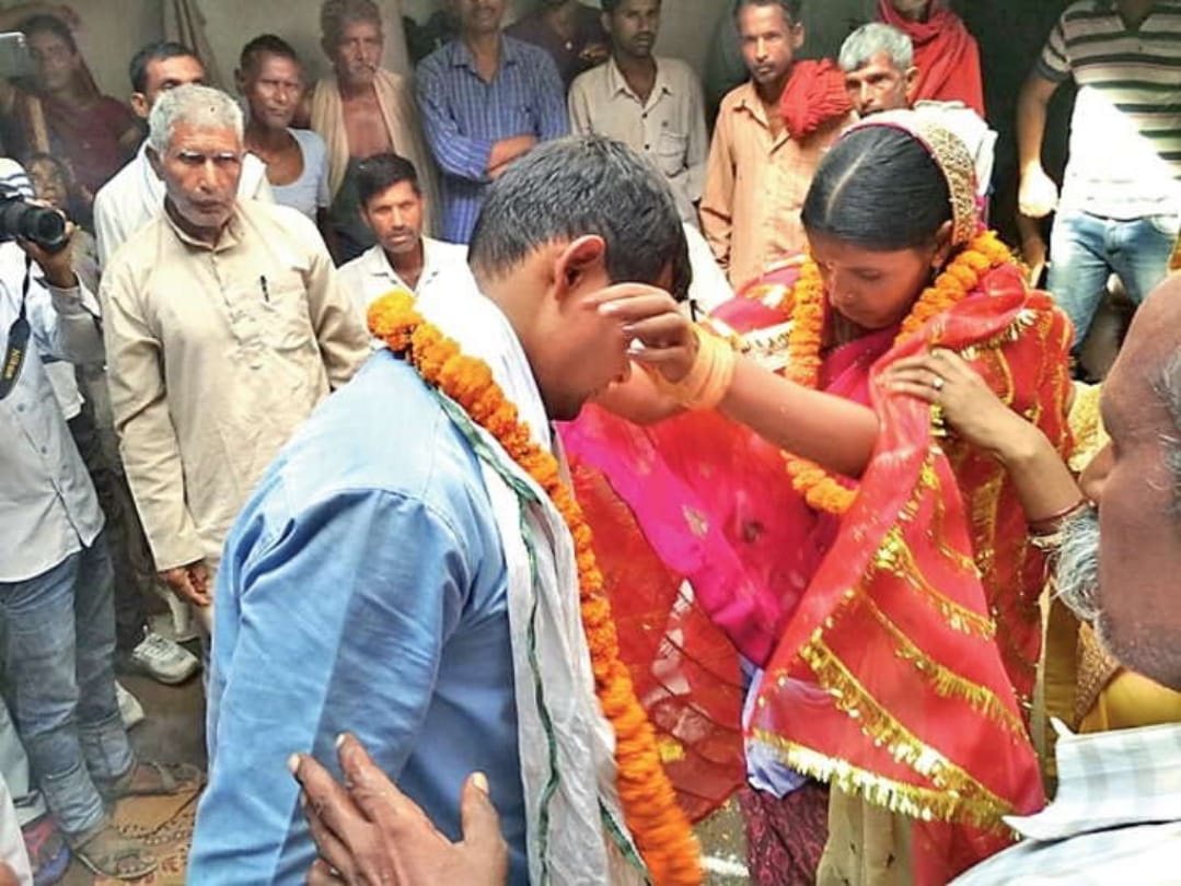  military man gets marriage at his girlfriend home when he learn about his father's dowry demand