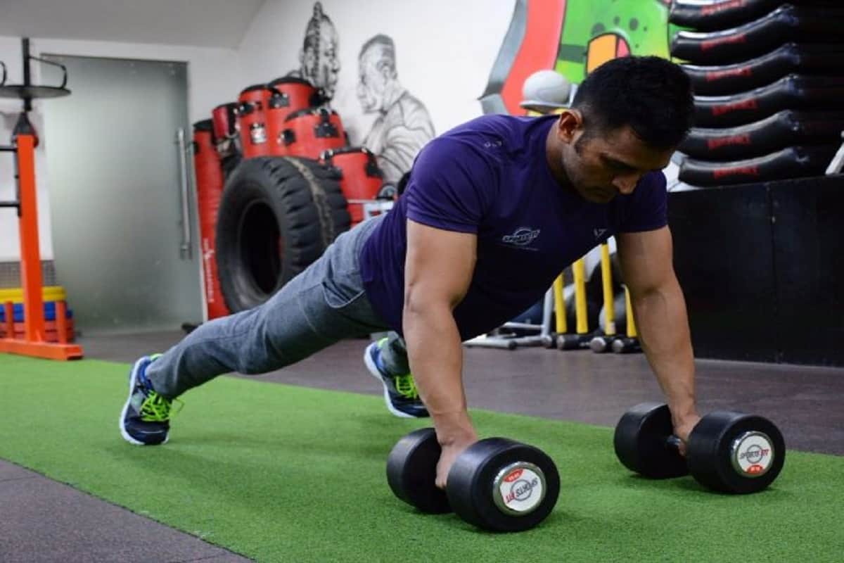 ms dhoni owesome fitness in age of 37