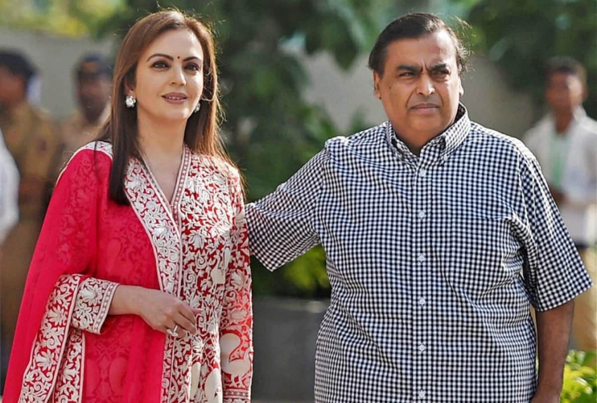 Dhirubhai Ambani  Death Anniversary When neeta ambani disconnected his phone many times