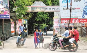 एंटी रोमियो दल लापता, कालेजों के बाहर मंडरा रहे मनचले