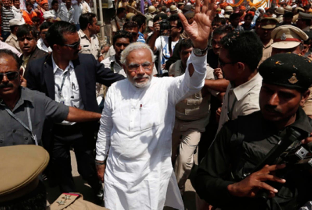 about 3000 policeman stand with pm modi and cm yogi safety in noida