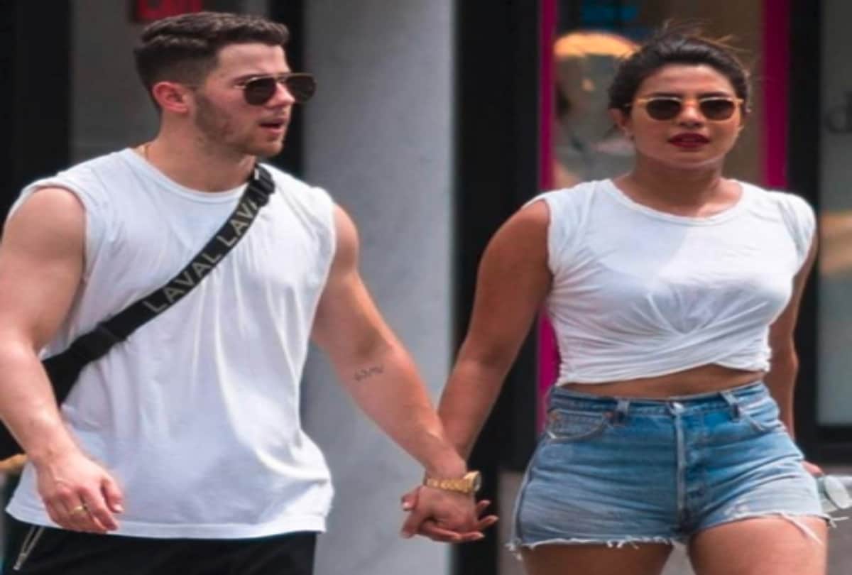 Priyanka Chopra cycling on the streets of New York with Nick Jonas 