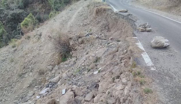 Ramnagar-Dotiyal-Sarai motorway damaged in many places