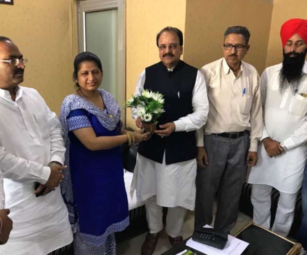 saira banu teen talaq fighter wants to join BJP
