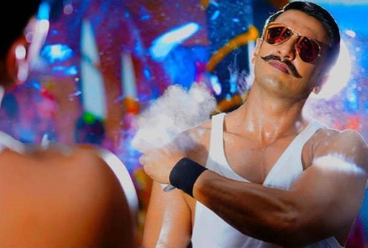 Ranveer Singh gatecrashes wedding during Simmba promotion,video viral