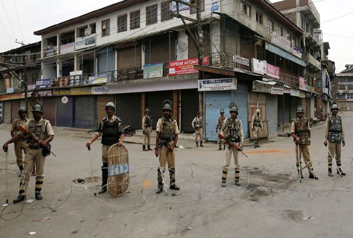 stone pelters attack security forces while search operation against militants in jammu kashmir