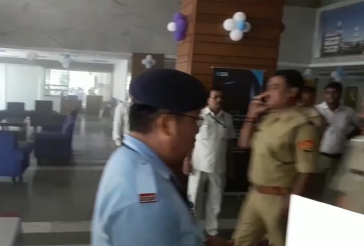 fire caught in sbi main branch lucknow