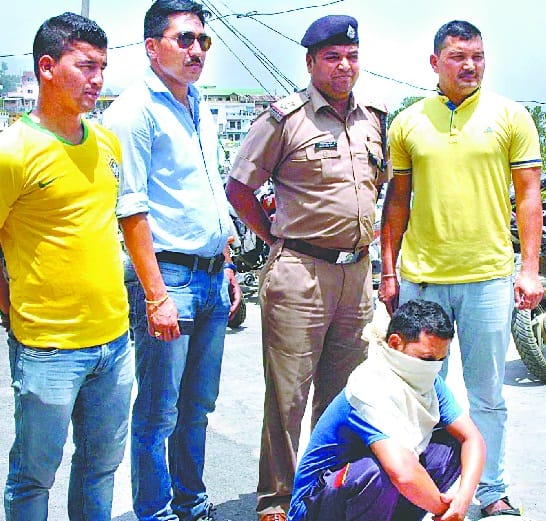 Caught the youth with explosive and illegal liquor