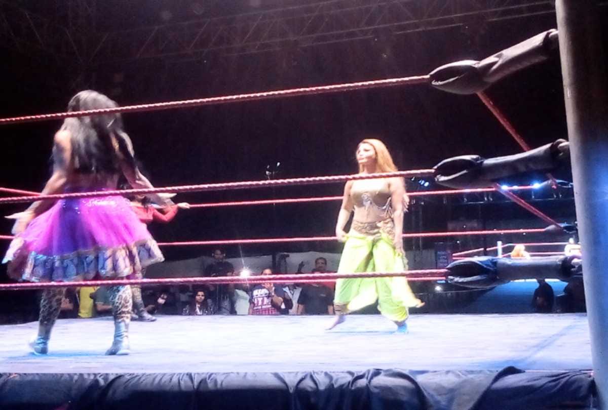  dance competition between rakhi sawant and katie forbes in khali wrestling show