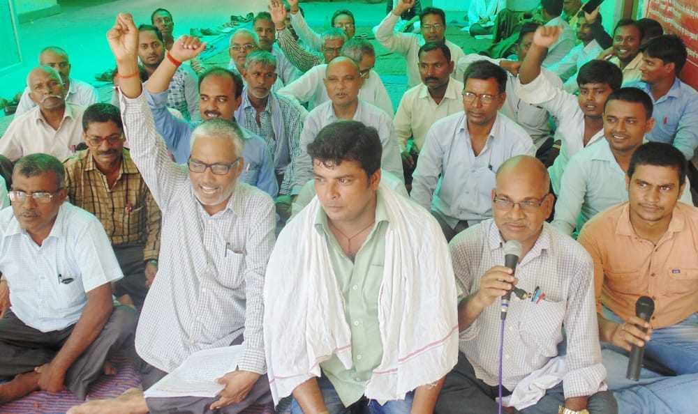 Despite the warning of CM, the Lekhapal is still standing