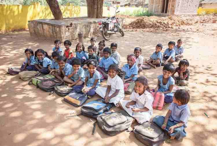unique school, no electricity connection in indian village government school
