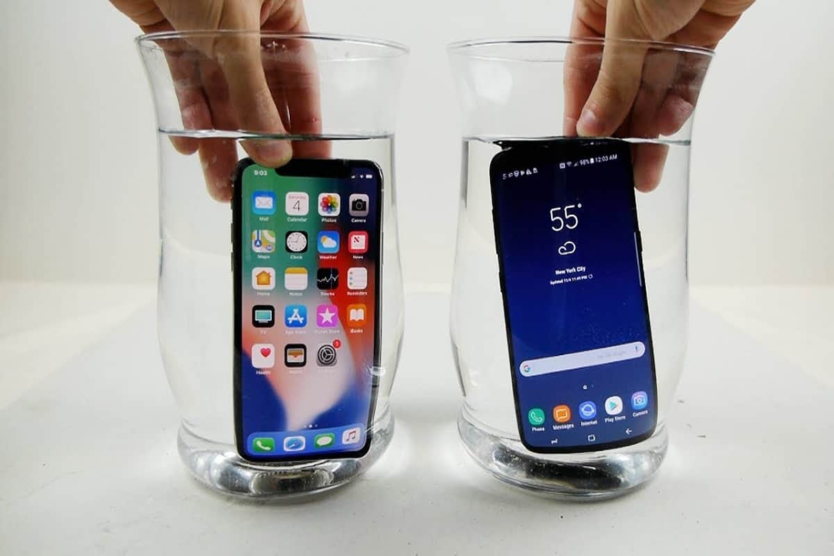 8 waterproof smartphones will help you survive this rainy season