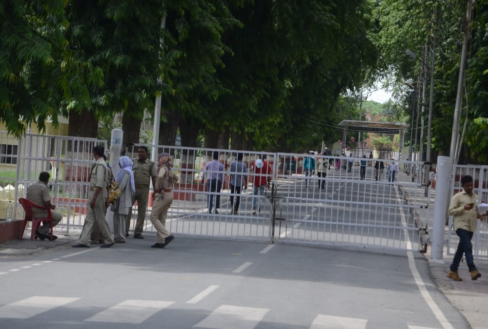 lucknow university to open today.