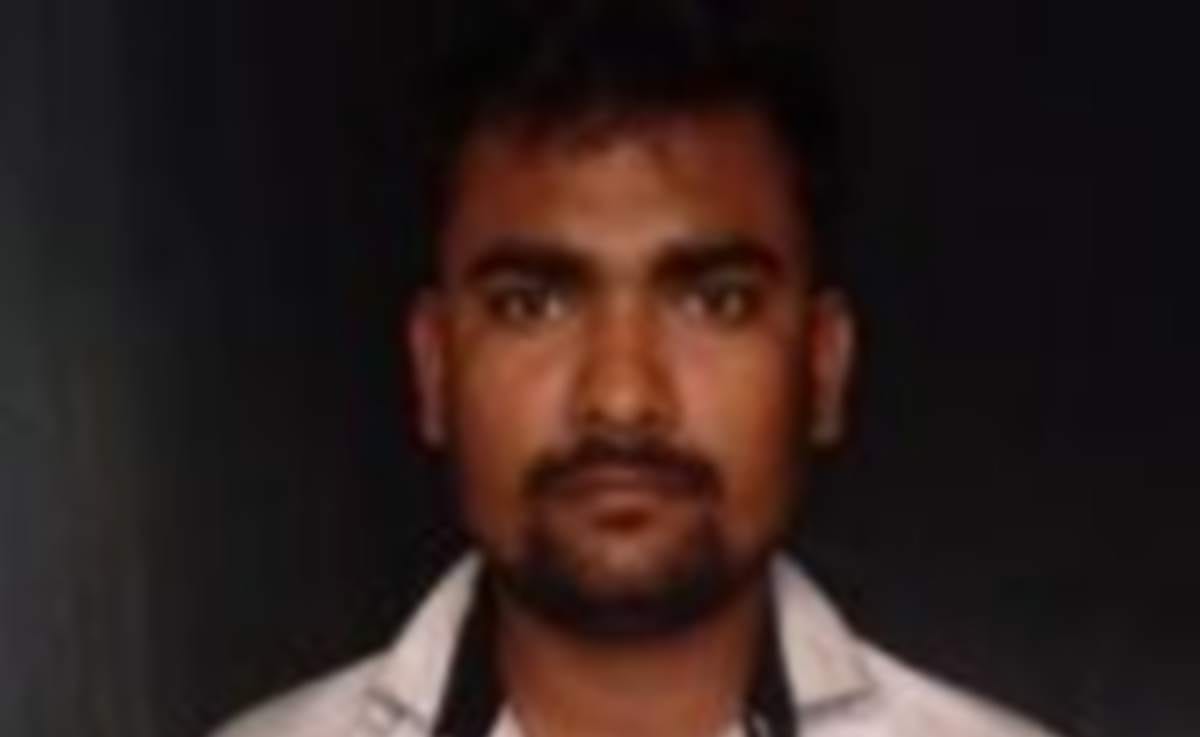 Gayatri prasad prajapati close one arrest in extortion case
