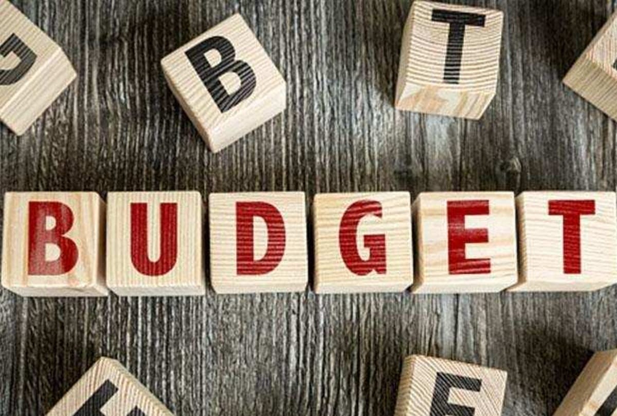 In the 112th Board Meeting of Greater Noida Authority the budget of 2018-19 has been stamped