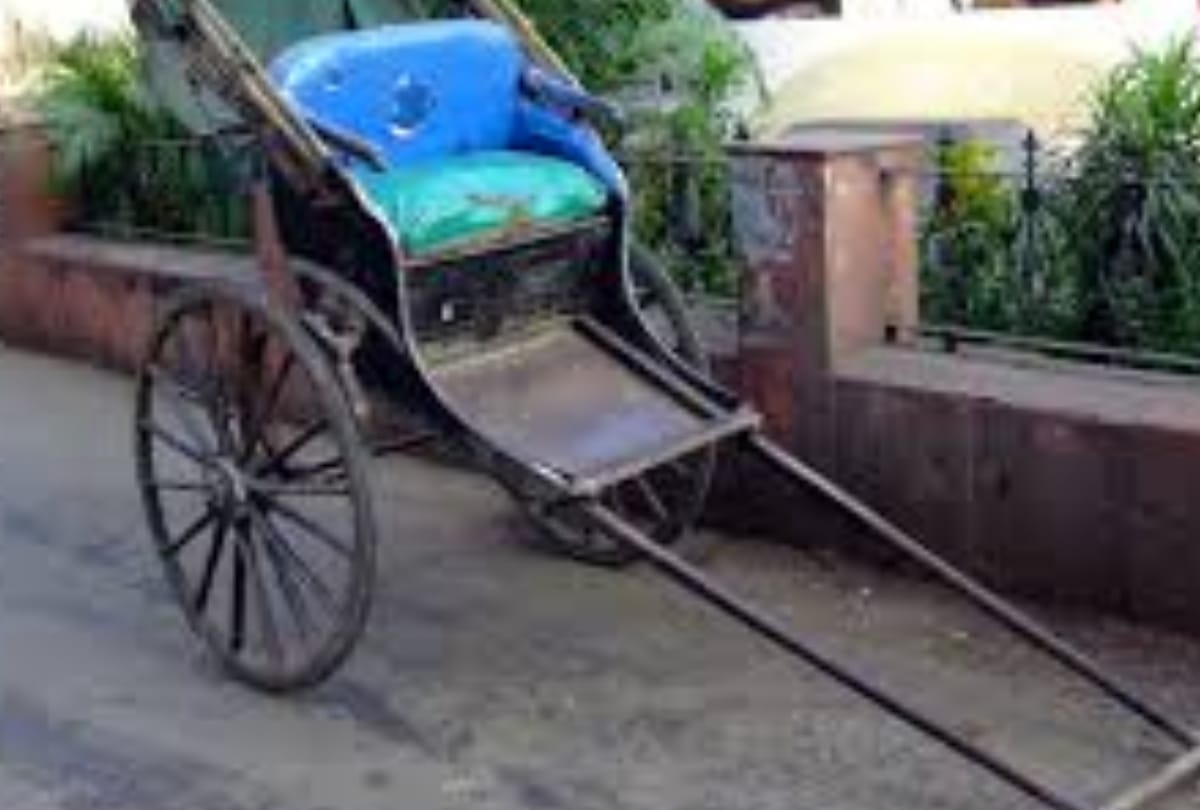 there was restriction on rickshaw from main road to station in 1956-57