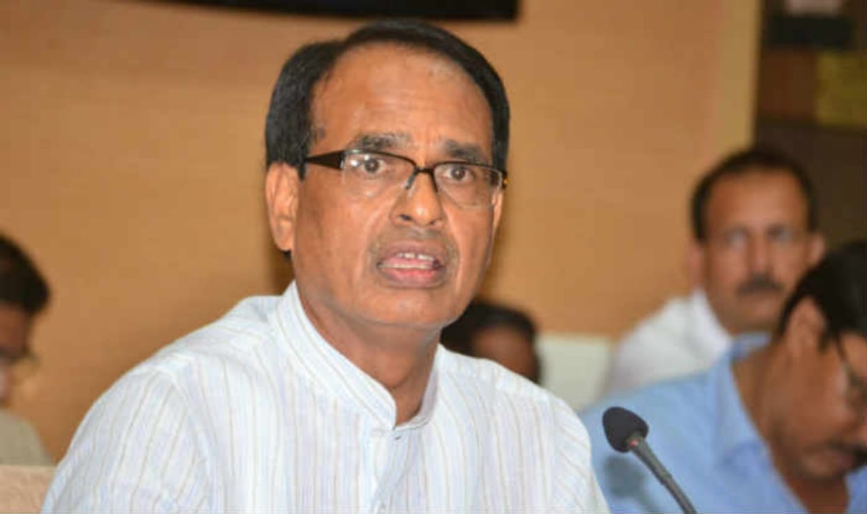 assembly election 2018: Saints blessed CM shivraj singh chauhan, FIR to be registered