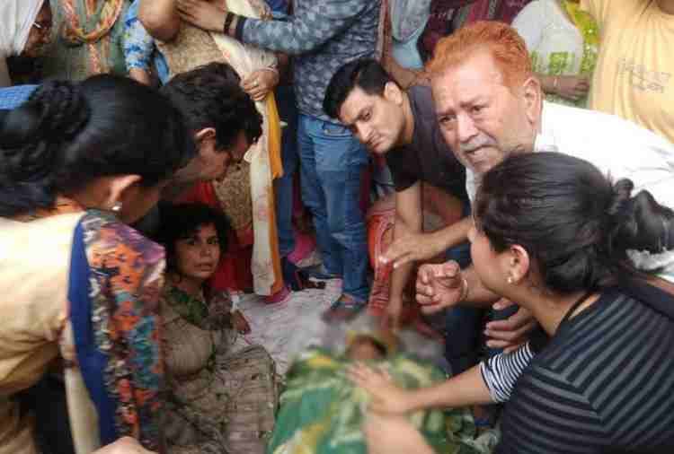 six people died in road accident in yamunanagar, funeral at paternal village