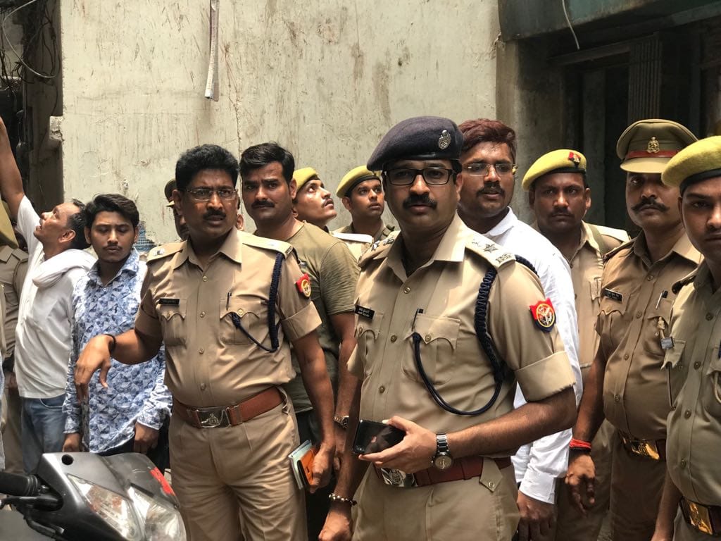 Robbery with jeweller in varanasi