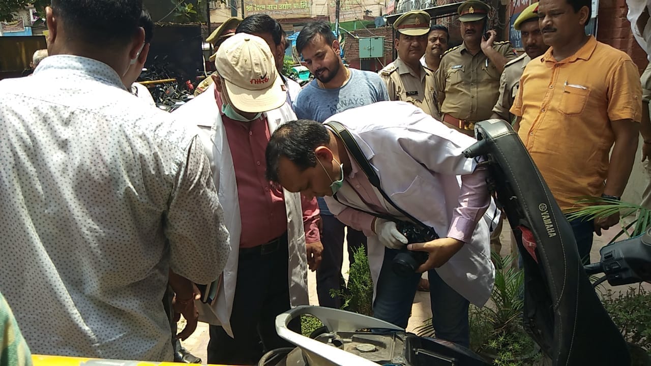 Robbery with jeweller in varanasi
