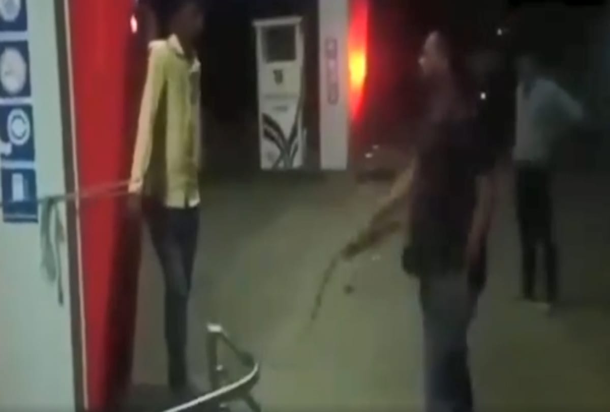 Youth beaten by petrol pump owner for not coming on work in madhya pradesh 