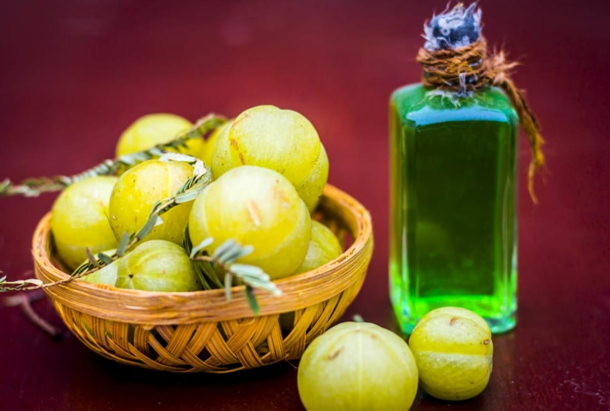 There are many benefits of eating Amla