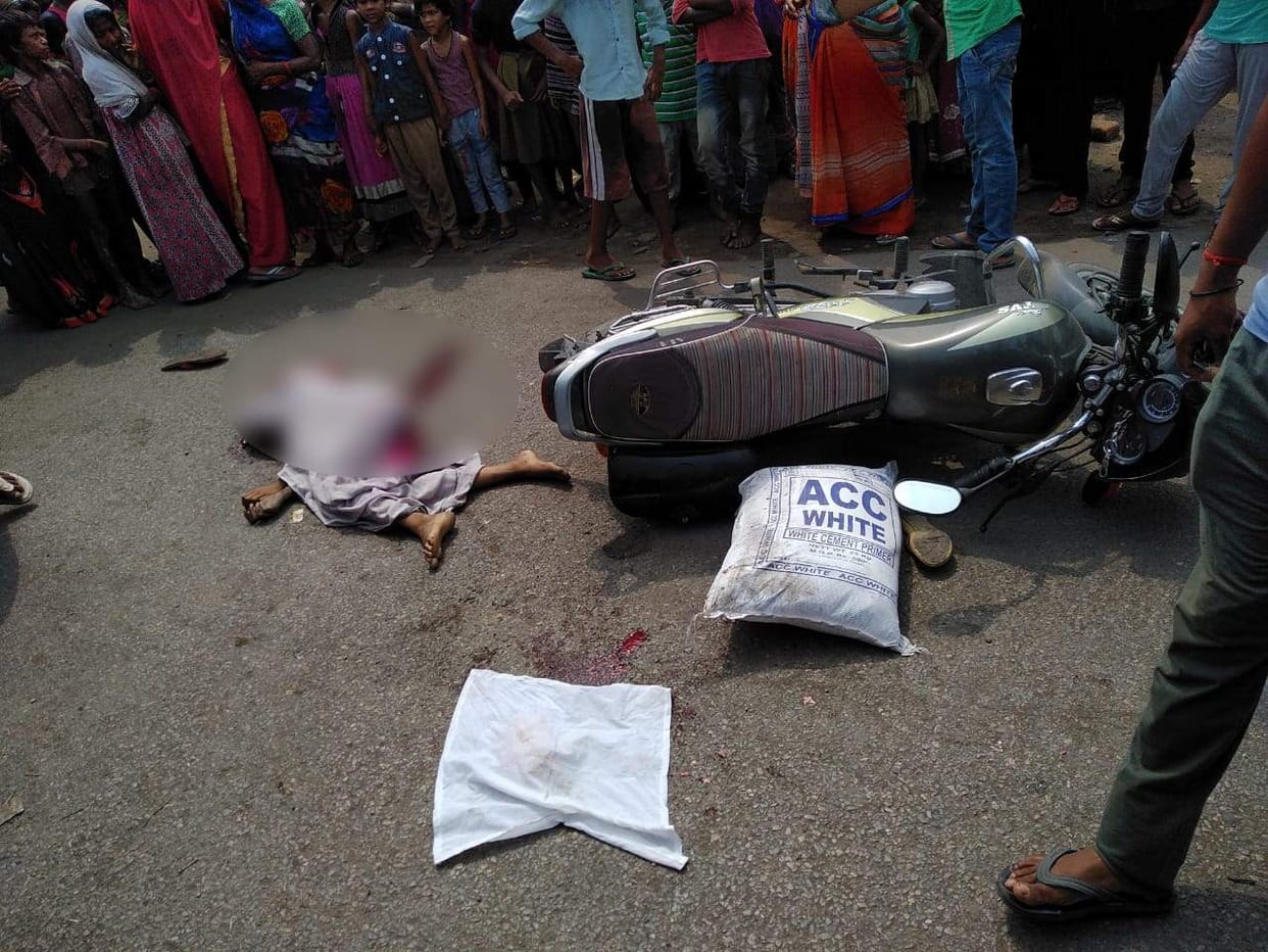 Highway truck hit bike in sonebhadra one killed