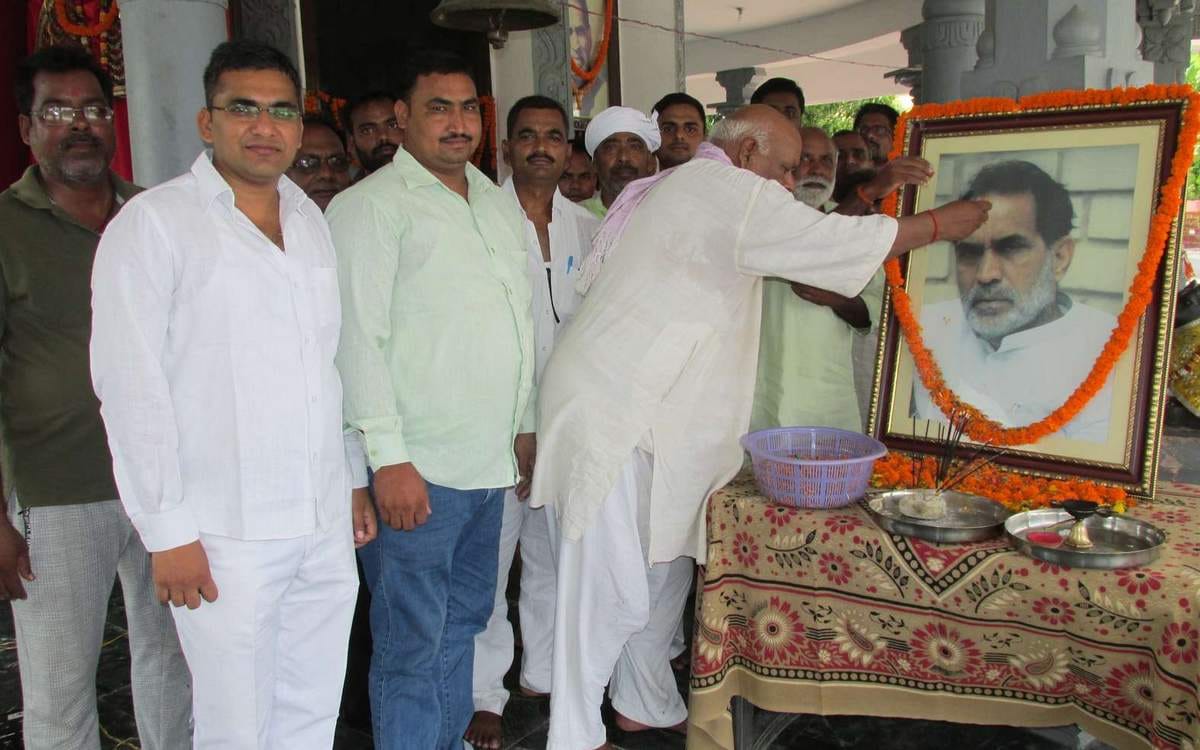 Former prime minister chandrashekar remembered on death anniversary